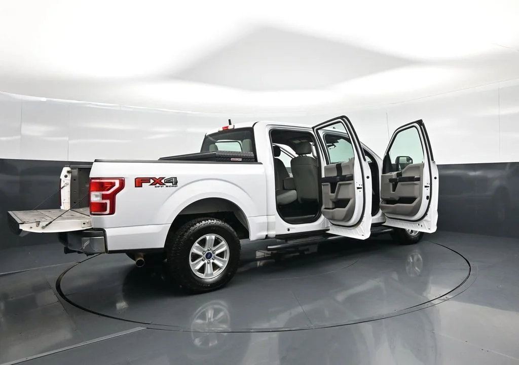 Used 2020 White Ford XL image 6