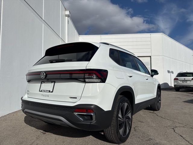 New 2026 Pure White Volkswagen 1.5T SE image 7