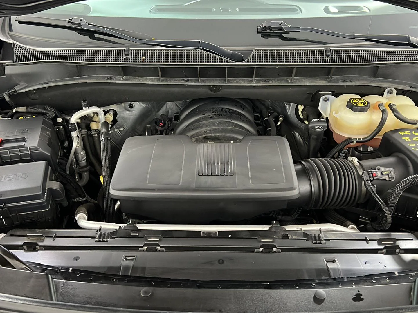 Used 2022 Black Chevrolet Z71 image 26