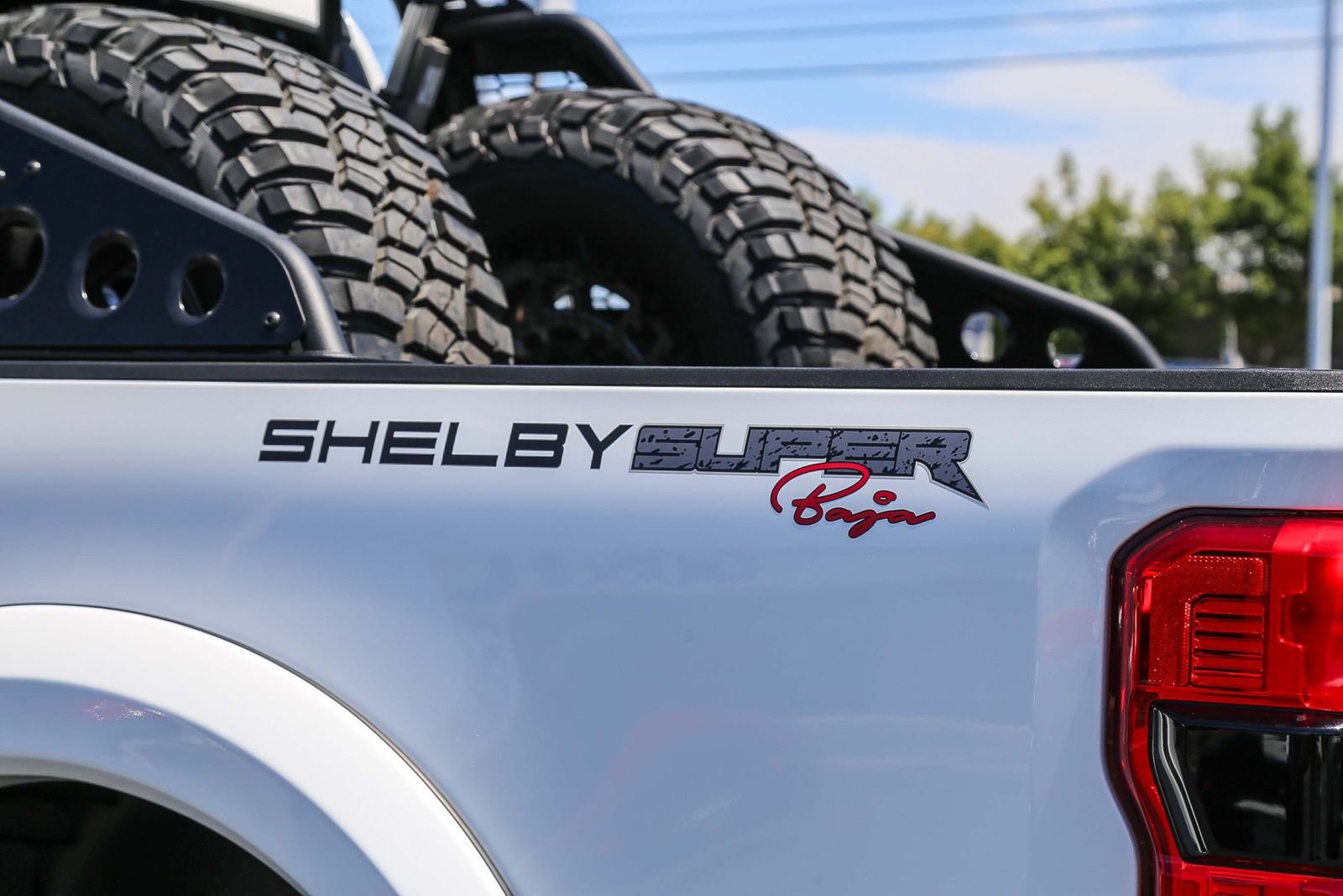 New 2026 Star White Metallic Tri-Coat Ford F-250® Lariat® image 9