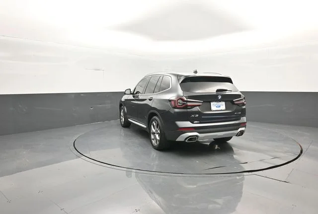 Used 2022 Dark Graphite BMW xDrive30i image 5