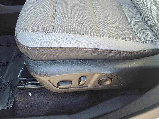 Used 2025 Summit White Chevrolet LT image 14