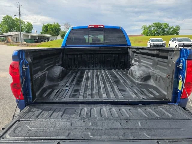 Used 2016 Blue Toyota SR5 image 23