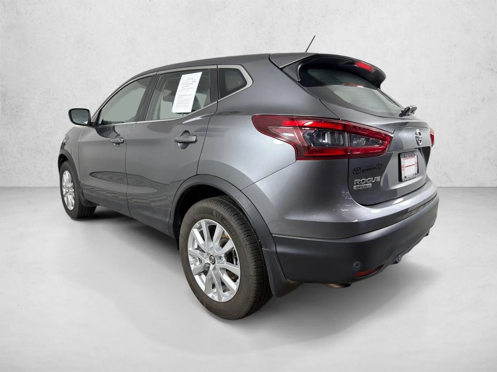 Used 2021 Red Nissan S image 5