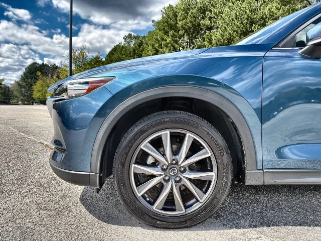 Used 2018 Blue Mazda Touring image 10
