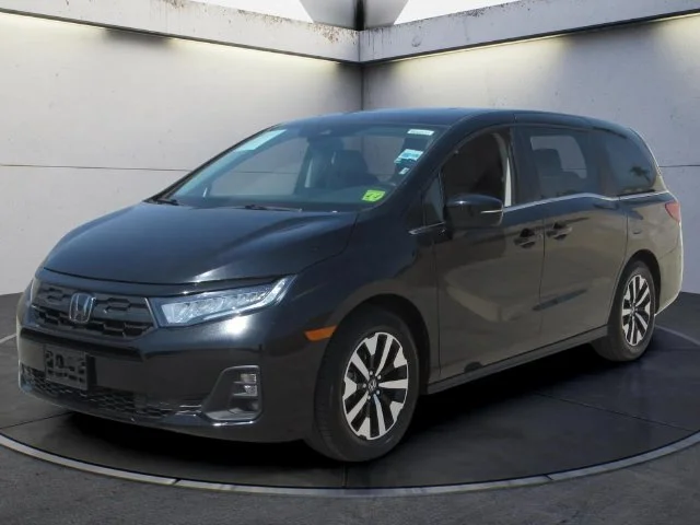 Certified Used 2025 Modern Steel Metallic Honda EX-L image 1