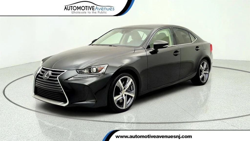 2017 Lexus IS 350 200t's photo
