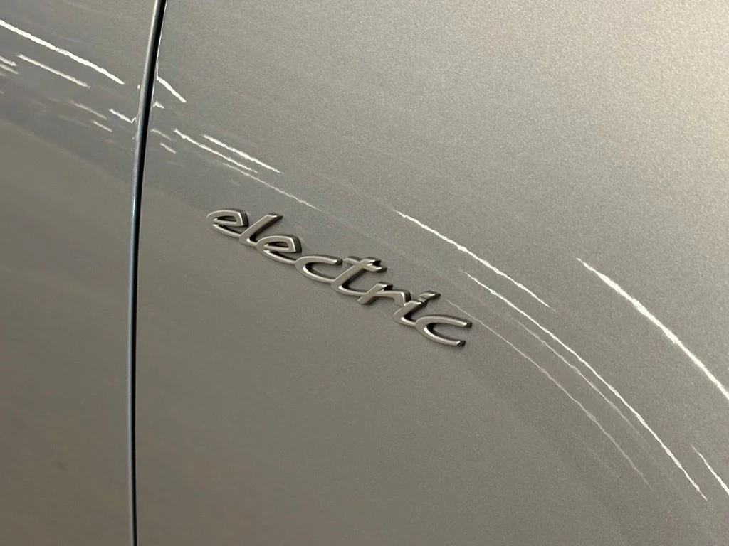 Used 2025 Dolomite Silver Metallic Porsche 4S image 35