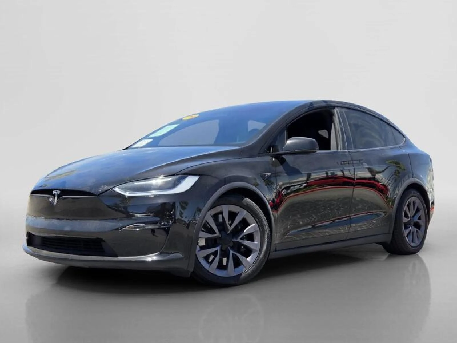 2024 Tesla Model X Long Range's photo