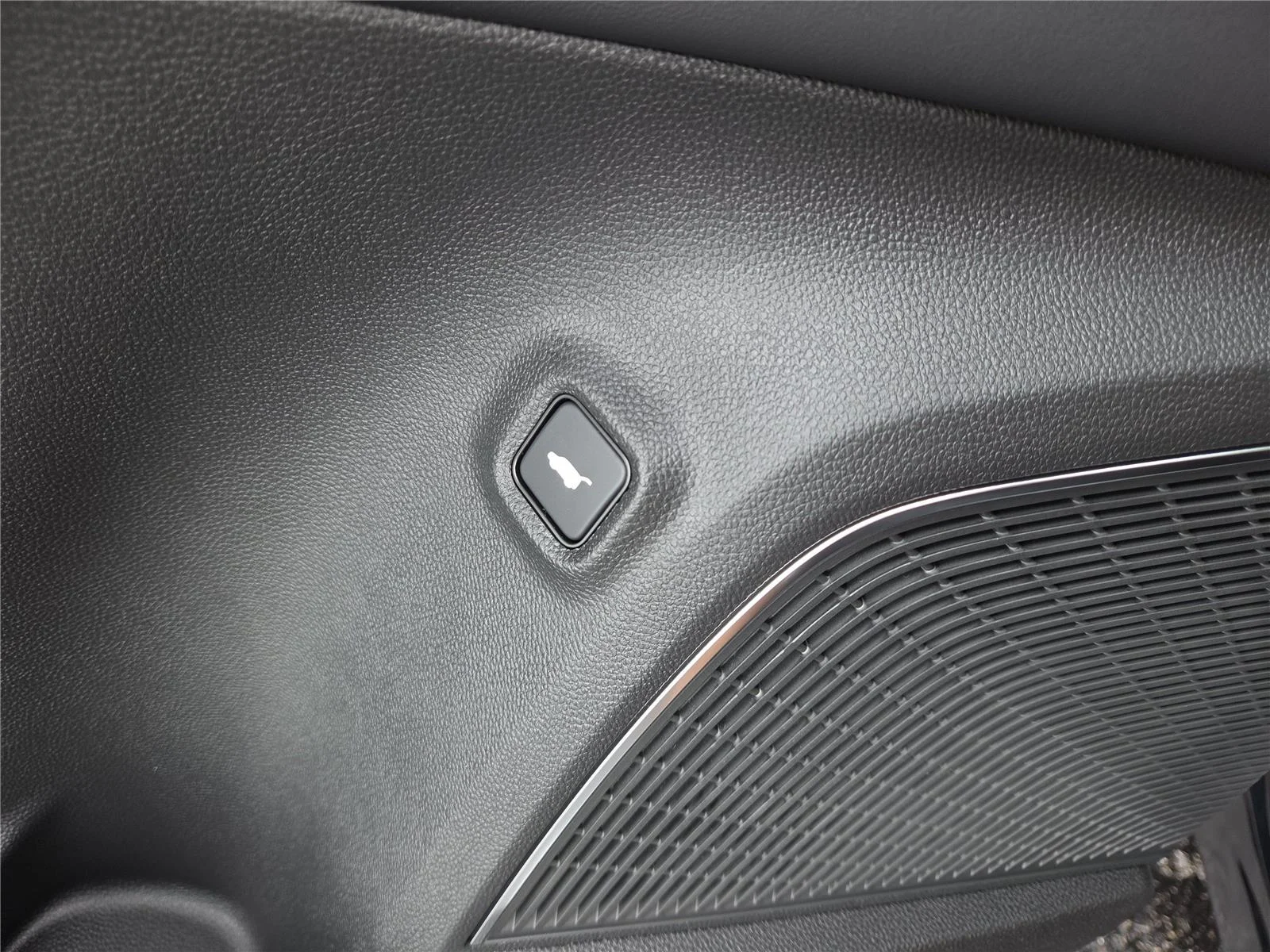 New 2026 Majestic Black Pearl Acura SH-AWD w/Tech image 17