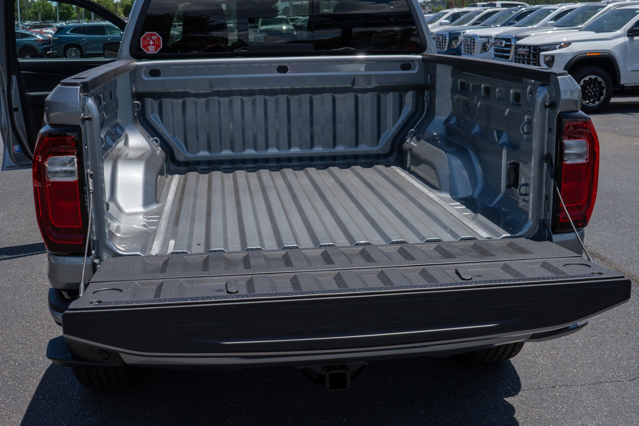 New 2026 Sterling Metallic GMC Elevation image 30