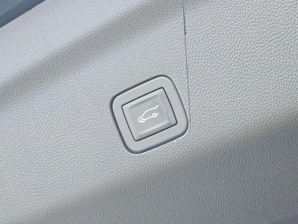 2026 Chevrolet Tahoe Premier - Photo 16