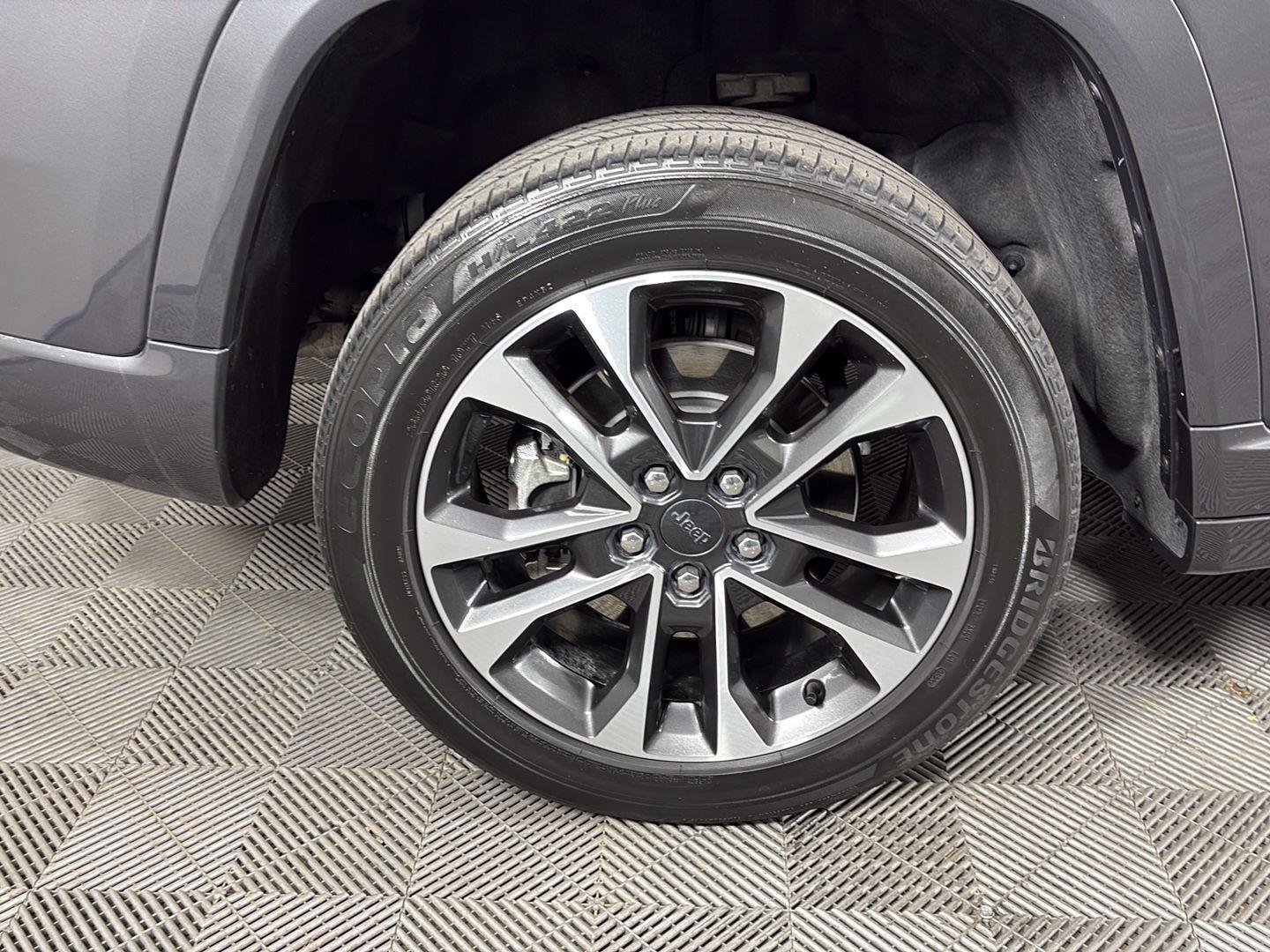 Used 2023 Baltic Gray Metallic Clearcoat Jeep Overland image 14