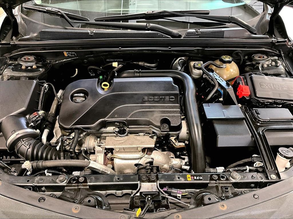 Used 2018 Gray Chevrolet LT image 30