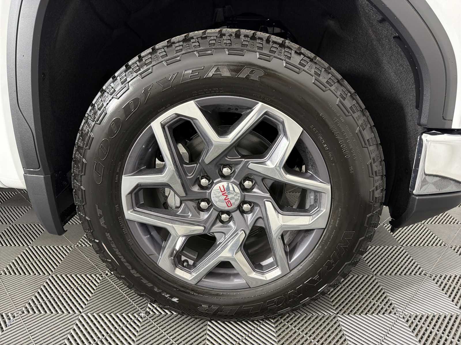 2026 GMC Sierra 1500 SLT - Photo 10