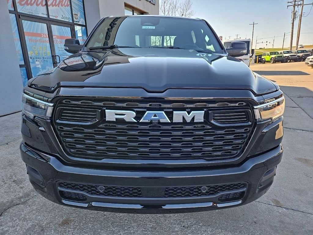New 2026 Diamond Black Crystal Pearl-Coat Exterior Paint RAM Big Horn/Lone Star image 16