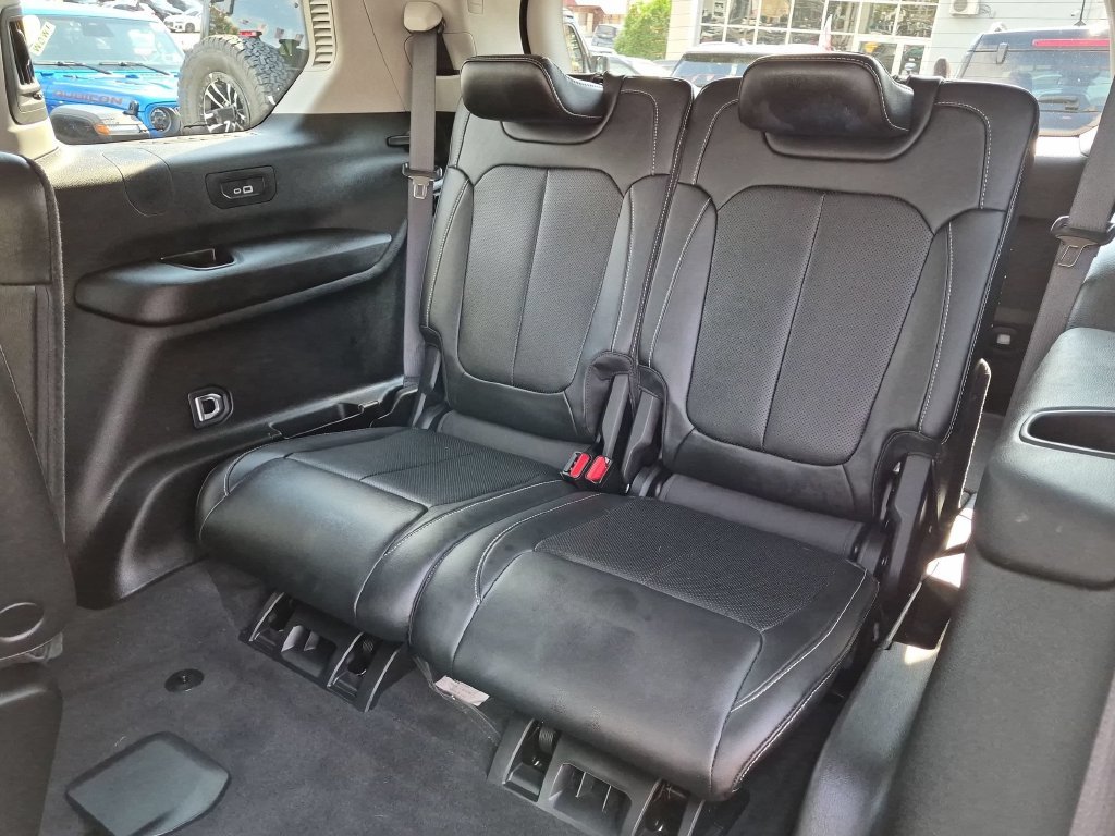 Used 2023 Black Jeep Limited image 25