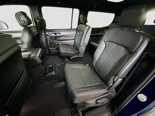 New 2026 Fathom Blue Pearl-Coat Exterior Paint (Late Availability) Jeep  image 25