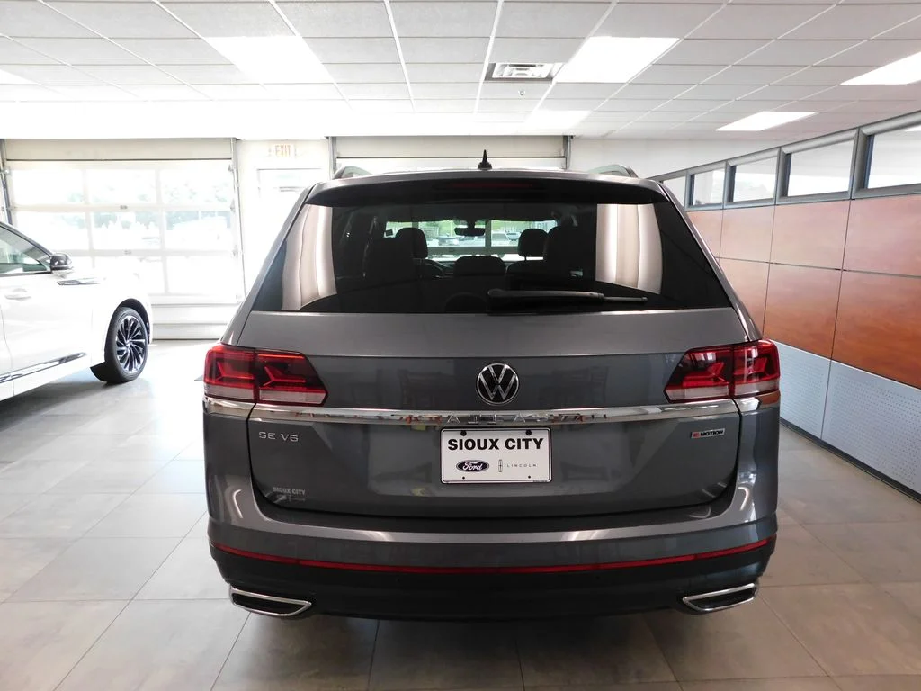 Certified Used 2021 Platinum Gray Metallic Volkswagen 3.6L V6 SE w/Technology image 5