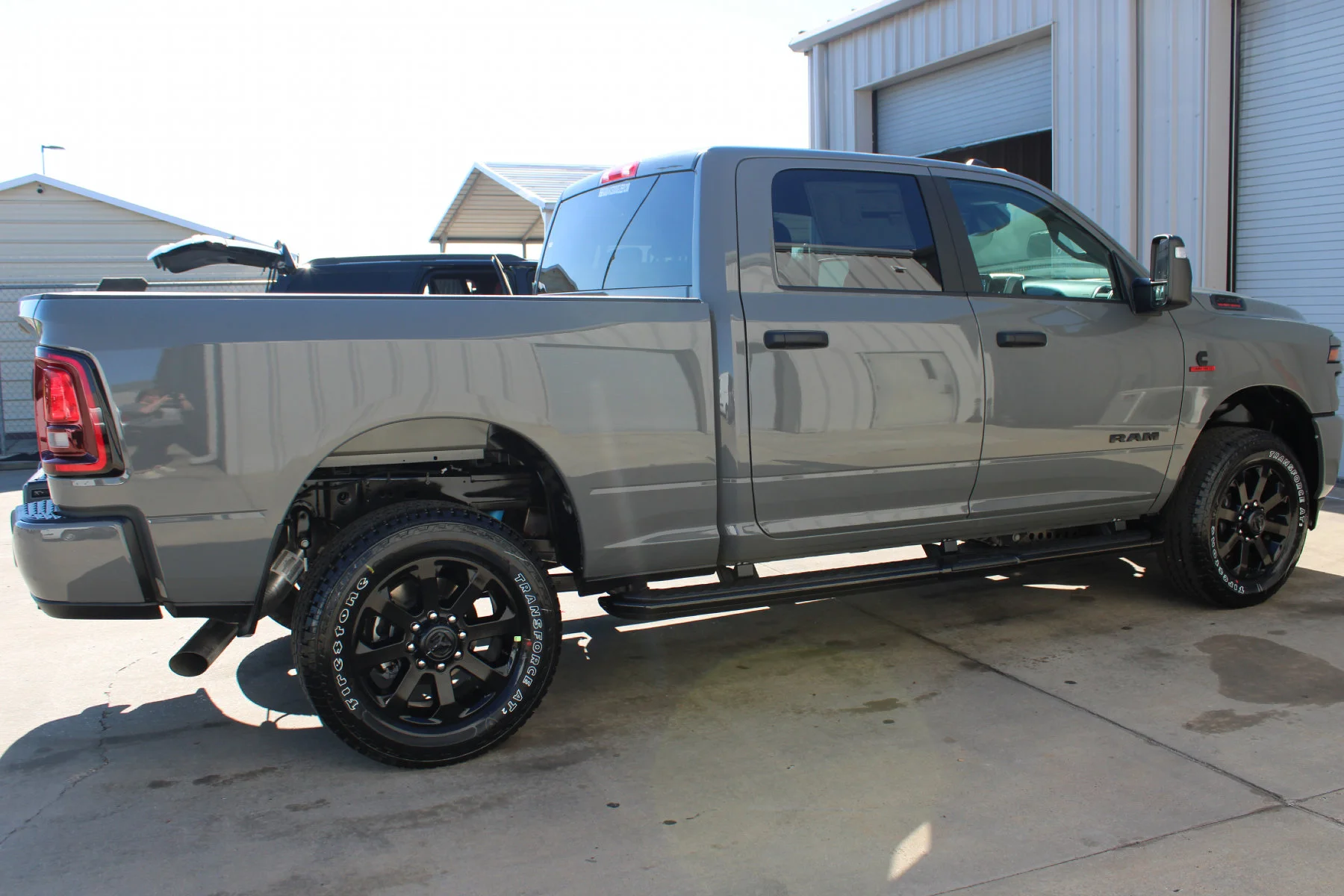 New 2026 Ceramic Gray Clear-Coat Exterior Paint RAM BIG HORN CREW CAB 4X4 image 29