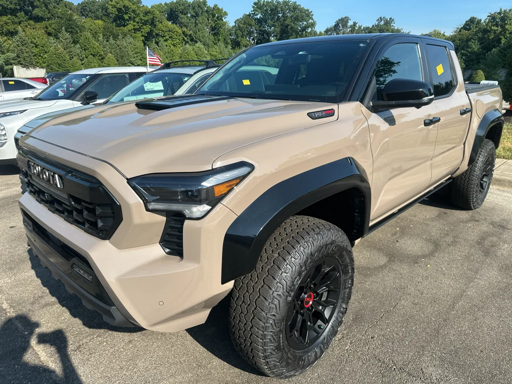 Used 2025 mudbath Toyota  image 3