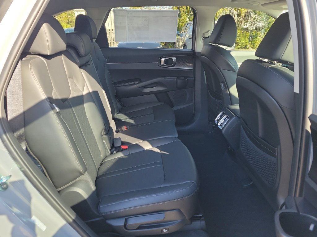 New 2026 Wolf Gray Kia S image 12