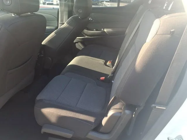 Used 2023 Summit White Chevrolet LT Cloth image 7