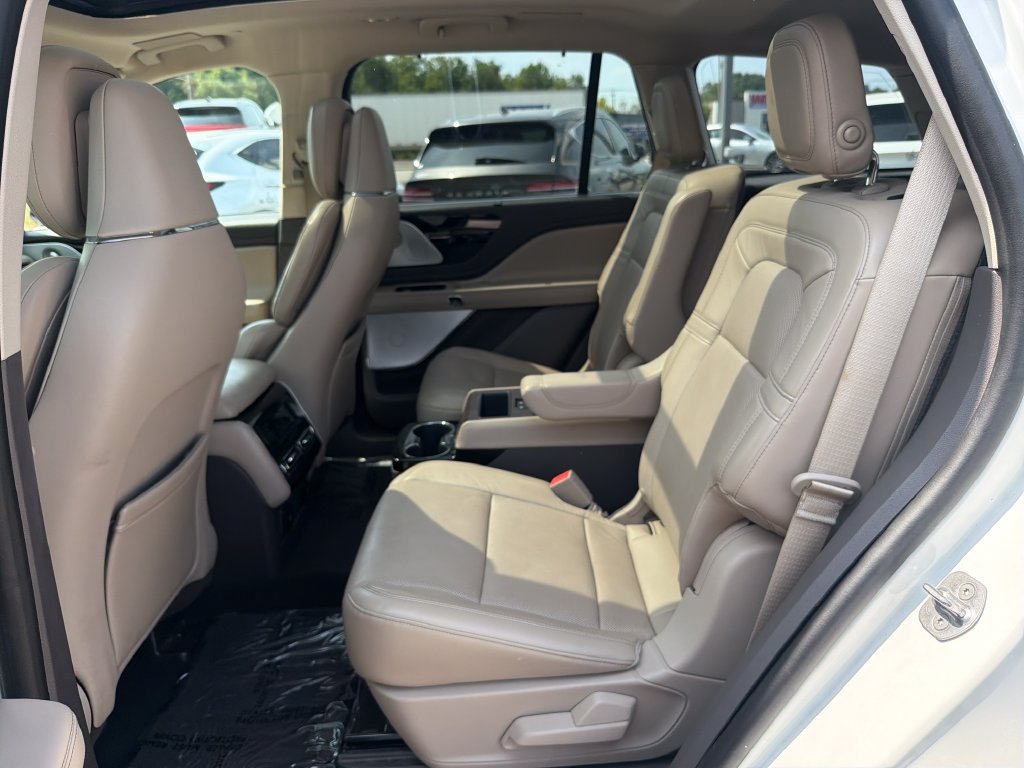 Used 2020 White Lincoln Reserve image 15