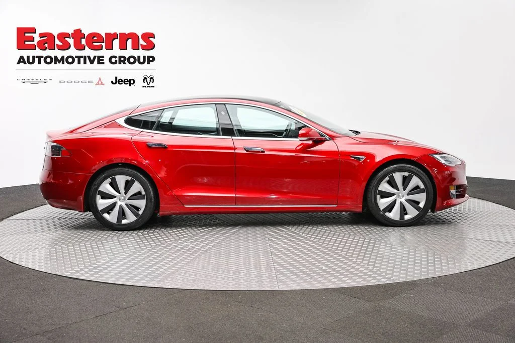 Used 2020 Red Tesla Long Range Plus image 4