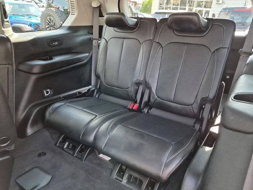 Used 2023 Black Jeep Limited image 25