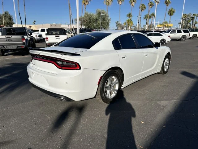 Used 2022 White Dodge SXT image 7