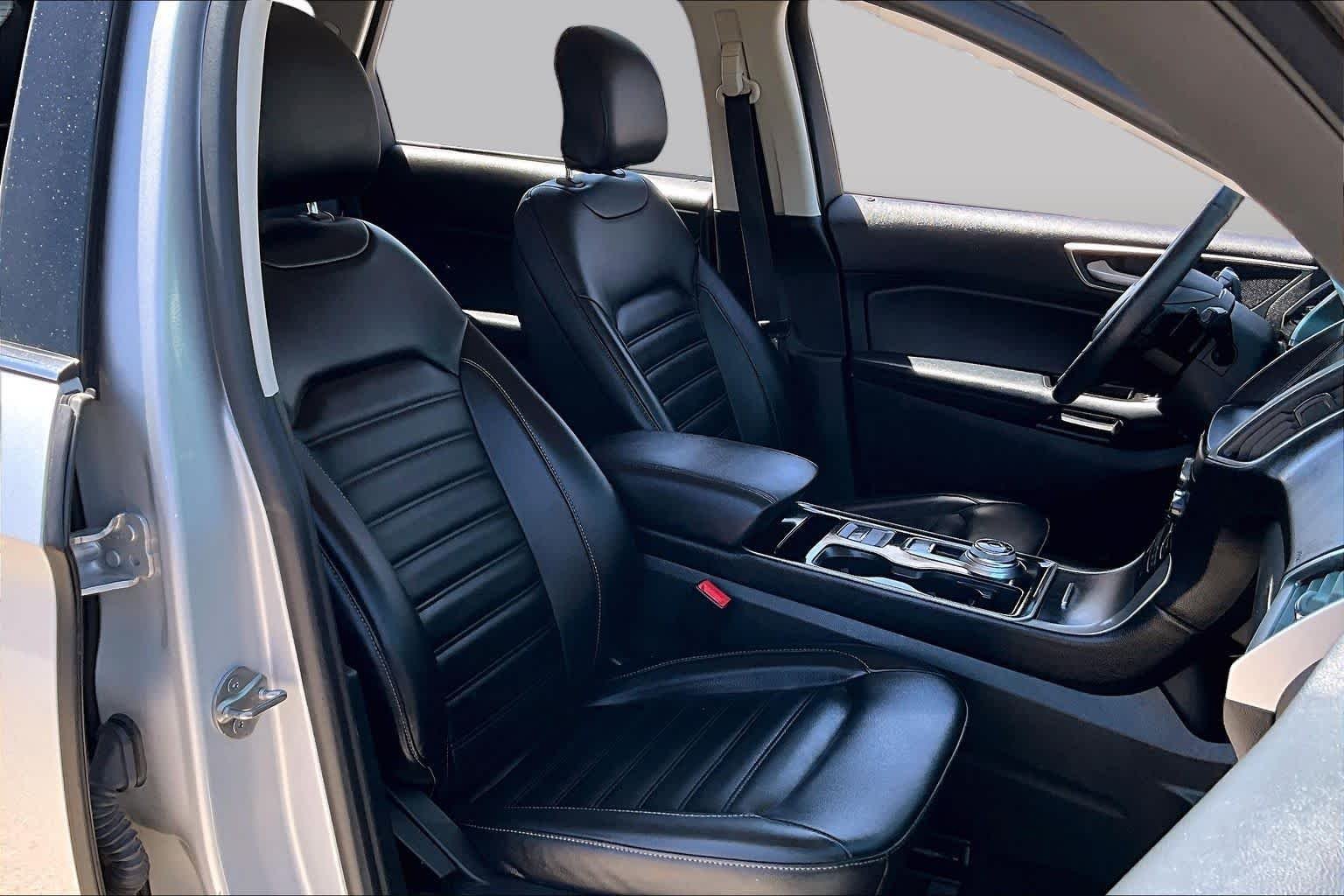 Used 2019 Ingot Silver Ford SEL image 9
