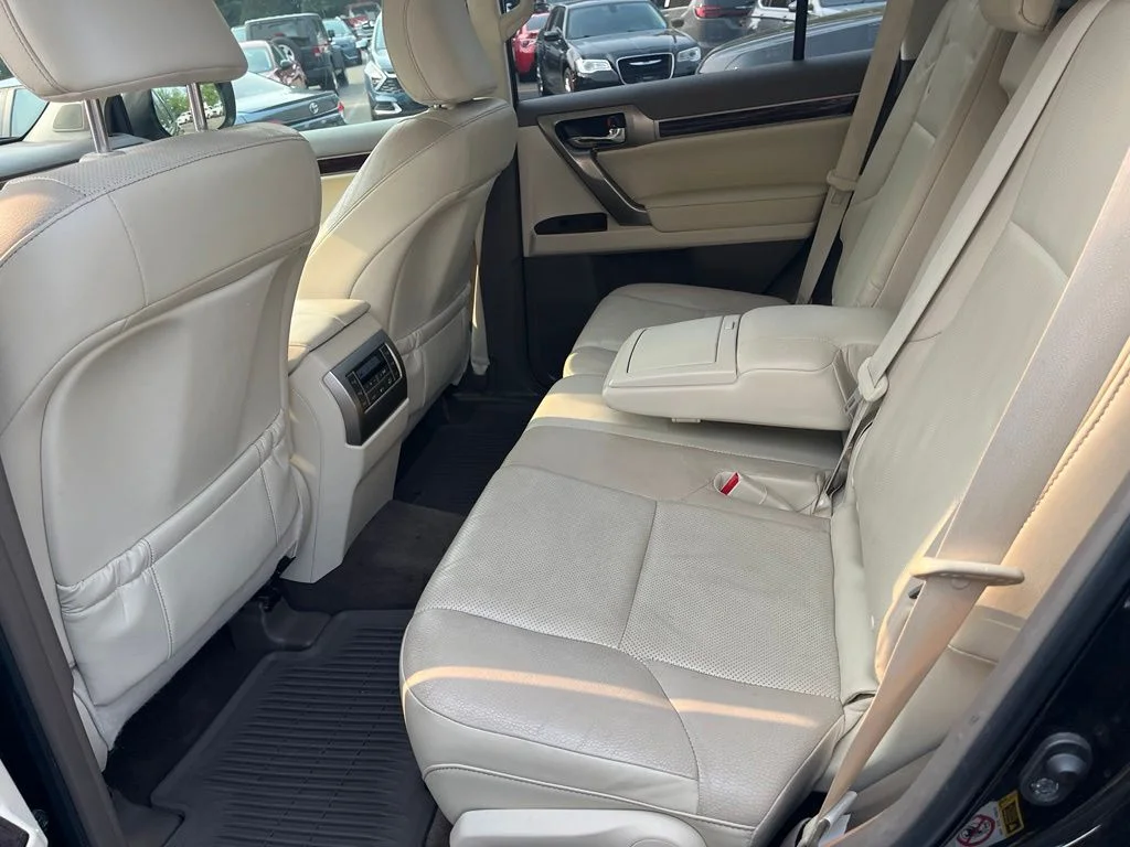 Used 2017 Black Lexus 460 image 24