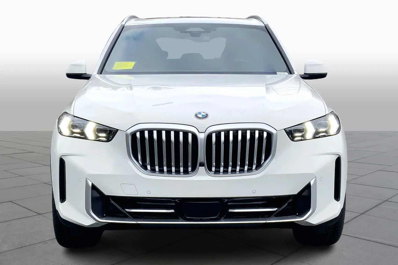 Used 2026 Alpine White BMW xDrive40i image 3