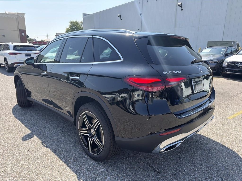 New 2027 Black Mercedes-Benz GLC 300 image 3