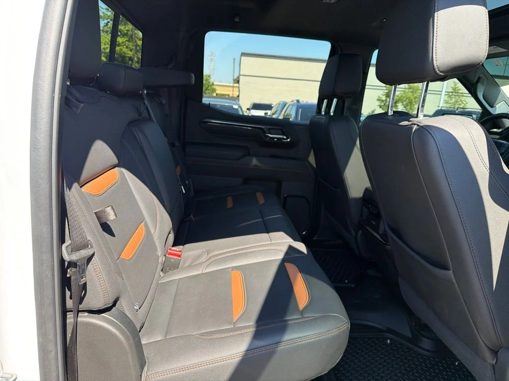 Used 2025 White GMC AT4 image 22