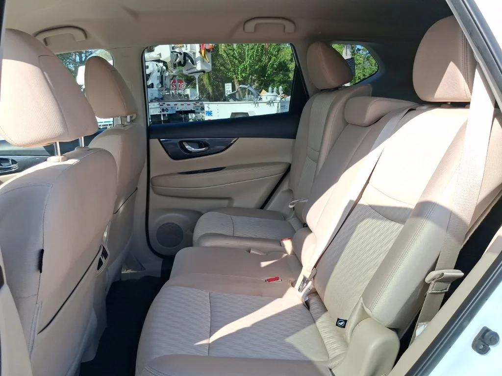 Used 2018 White Nissan SV image 22