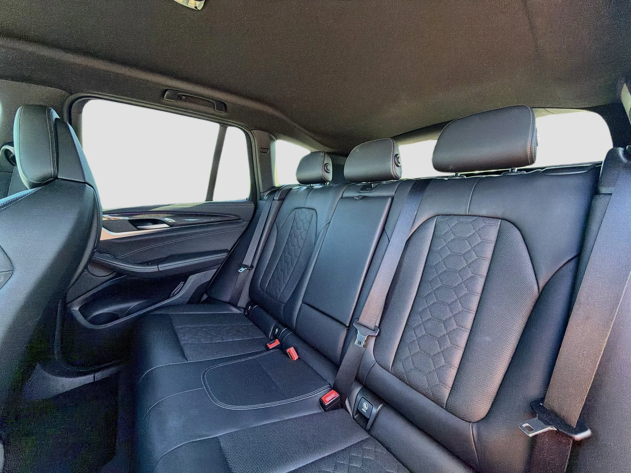 Used 2023 Toronto Red Metallic BMW M image 21