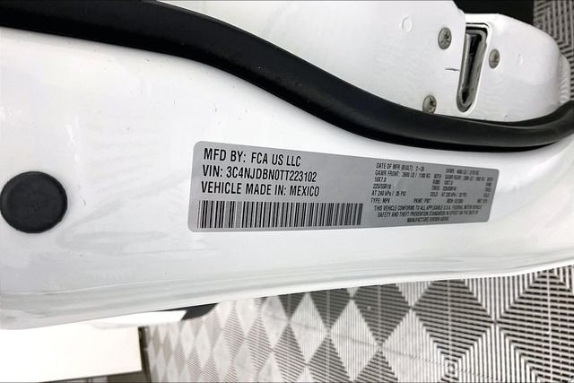 New 2026 Bright White Clear-Coat Exterior Paint Jeep Latitude image 14