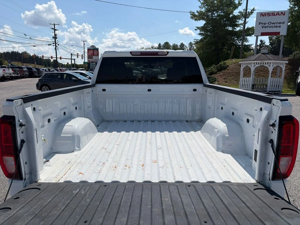 Used 2021 Summit White GMC Base image 22