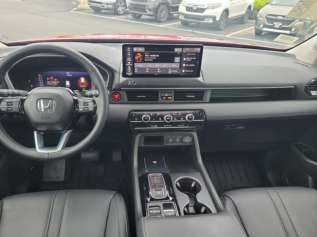 2026 Honda Pilot Touring, photo 9 of 12