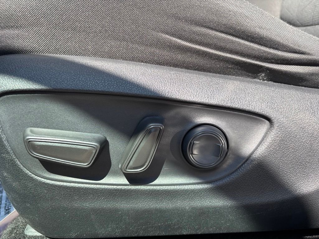 Used 2020 Black Toyota XLE image 19
