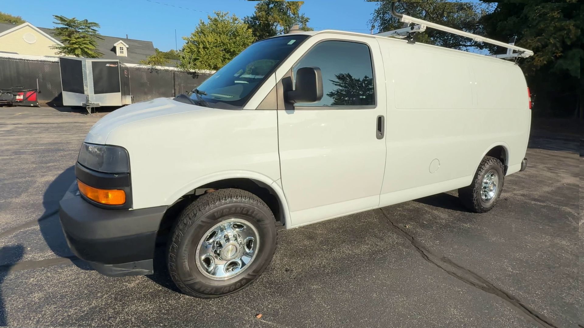 2022 Chevrolet Express Cargo Work Van - Photo 4