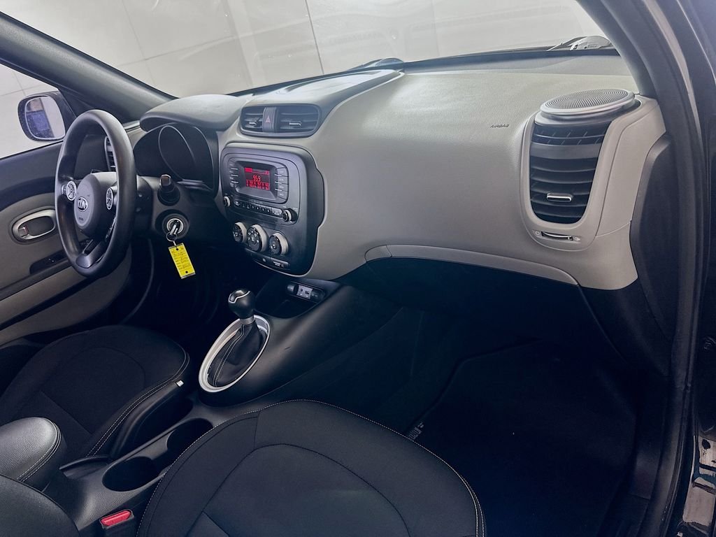 Used 2015 Black Kia Plus image 26