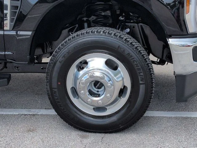 New 2026 Agate Black Metallic Ford F-350® Lariat® image 11