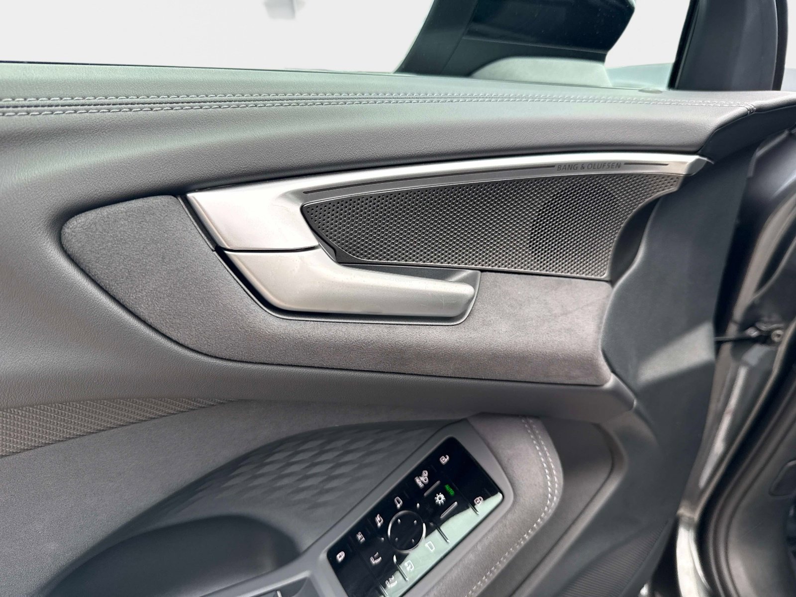 New 2026 Daytona Gray Pearl Effect Audi Premium Plus image 16