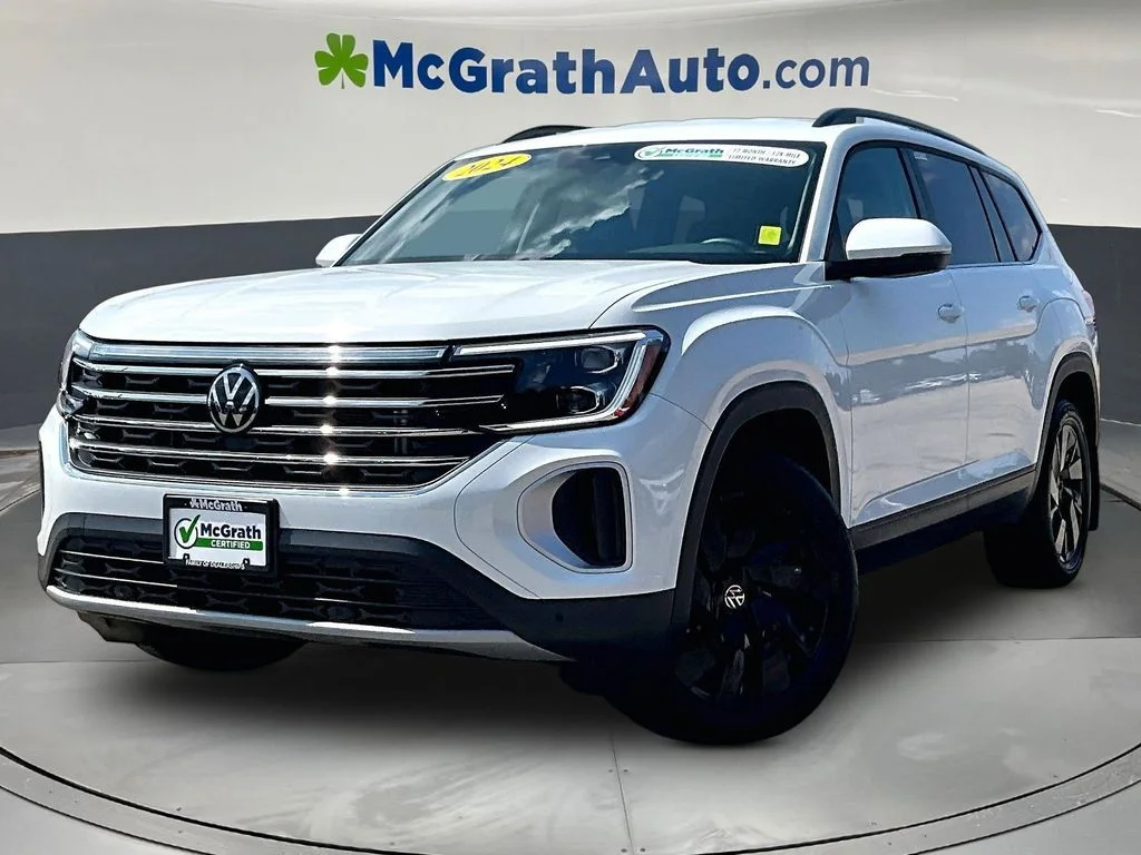 Used 2024 White Volkswagen 2.0T SE w/Technology image 3
