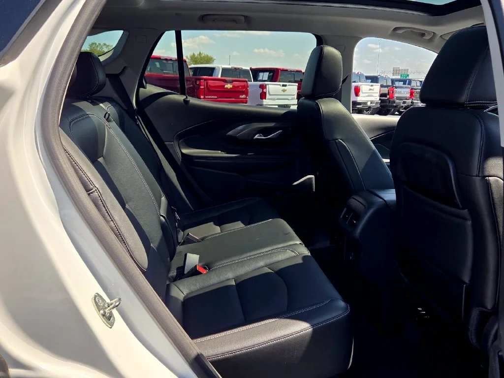 Used 2023 SUMMIT WHITE GMC SLT image 16