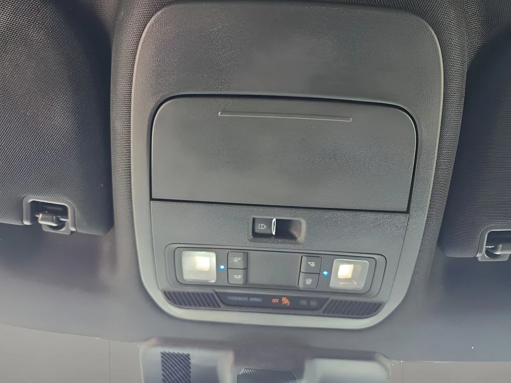 Used 2022 White Ford  image 18
