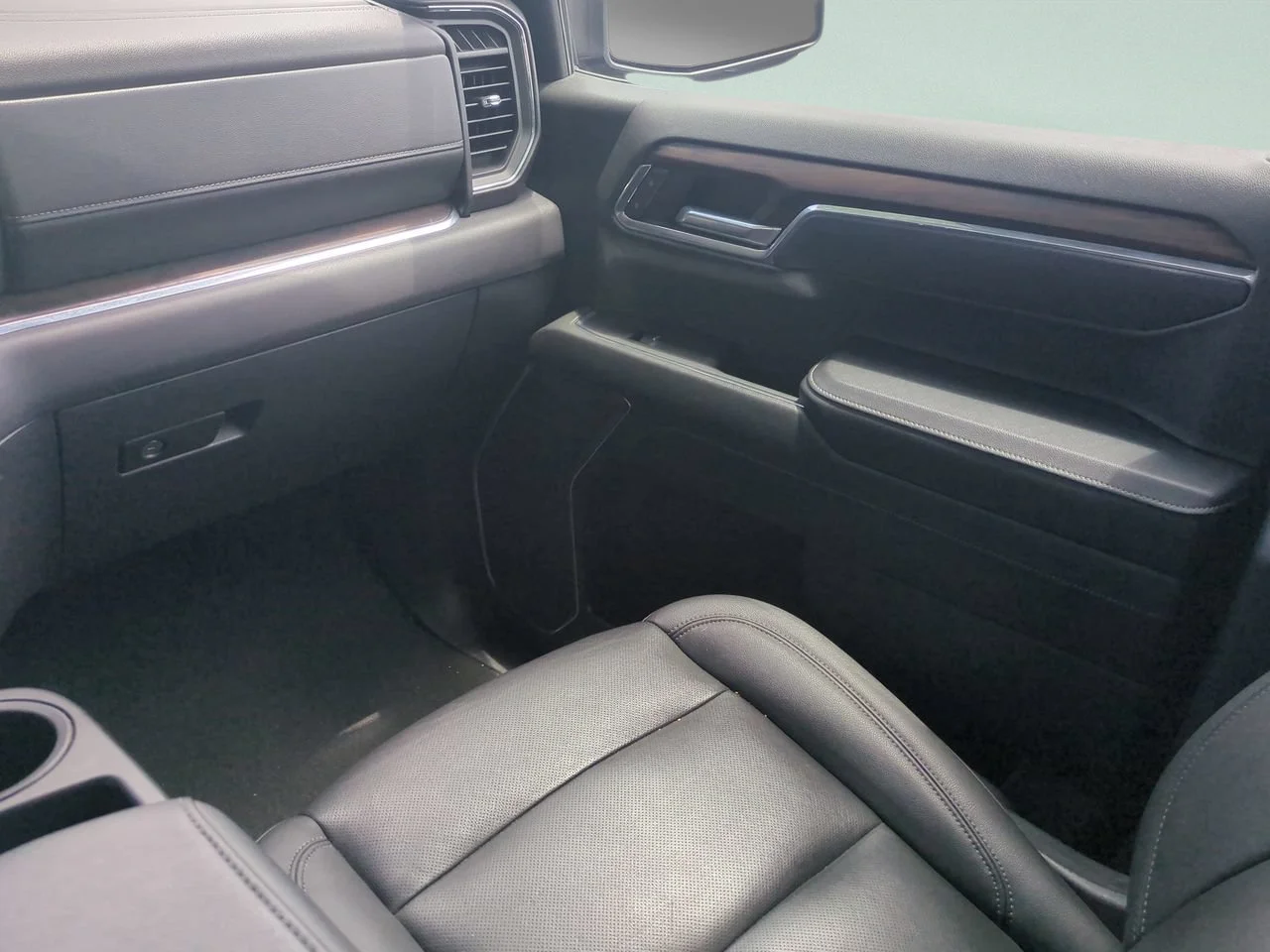 Used 2025 Onyx Black GMC SLT image 14